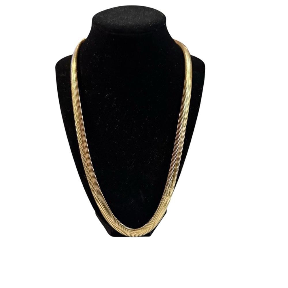 Avon Fashion Statement Goldtone  Necklace 24” NIB vintage